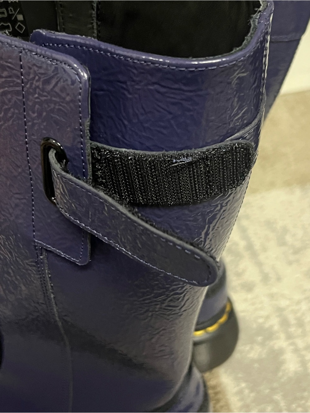 Dr Martens BUZZ HI DISTRESSED PATENT BOOTS - Picture 8 of 12